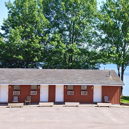 Lakeshore Motel Ice Lake Iron River Buitenkant foto