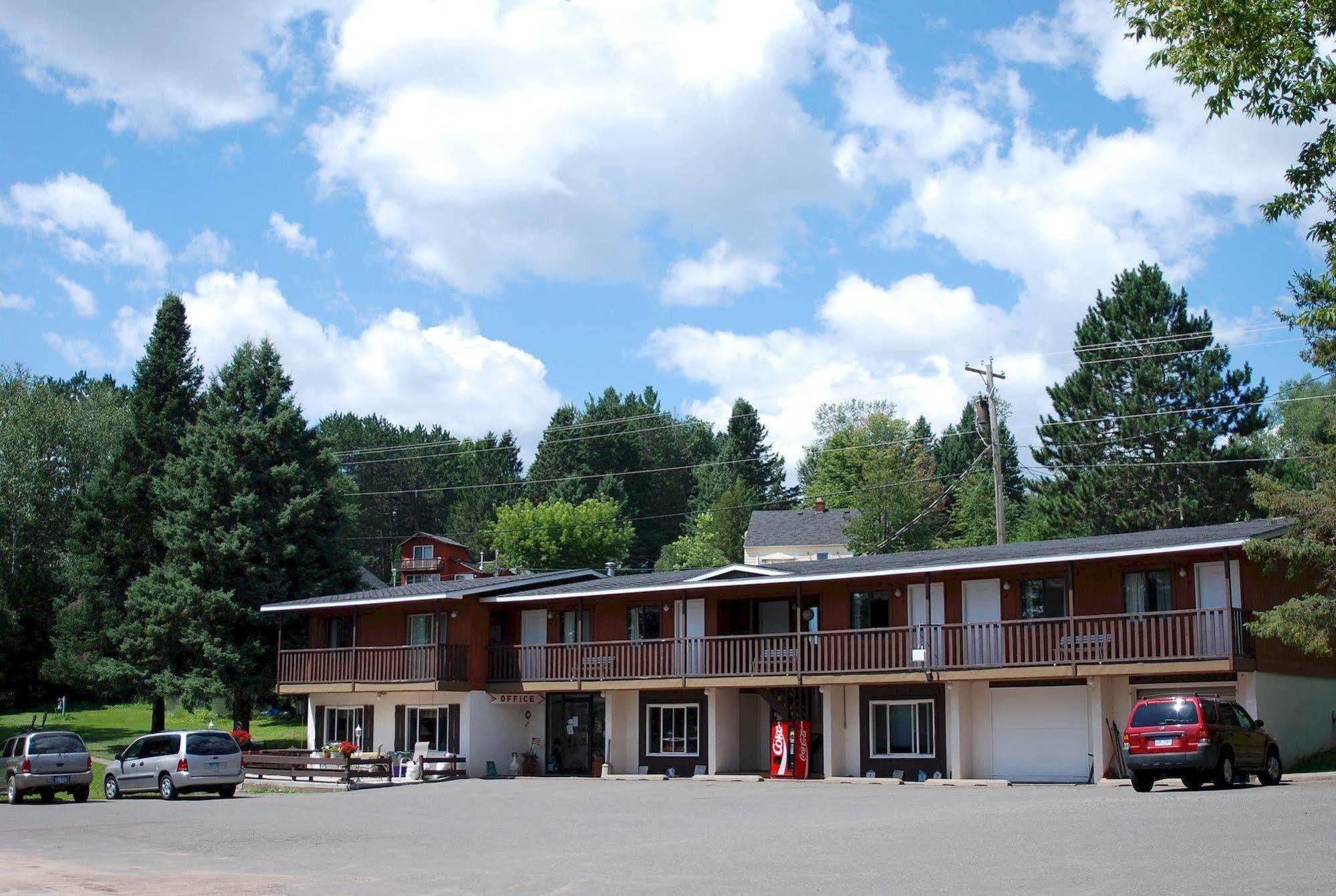 Lakeshore Motel Ice Lake Iron River Buitenkant foto